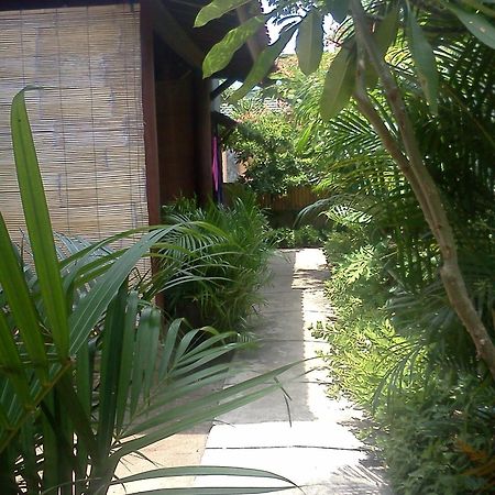 Alexyane Paradise Bungalow Τζίλι Τραγουανγκάν Εξωτερικό φωτογραφία